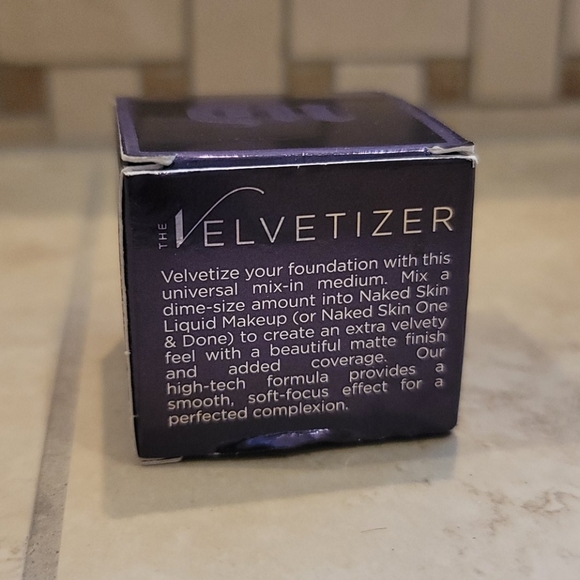 Urban Decay Velvetizer Translucent Mix in Medium - Picture 3 of 5